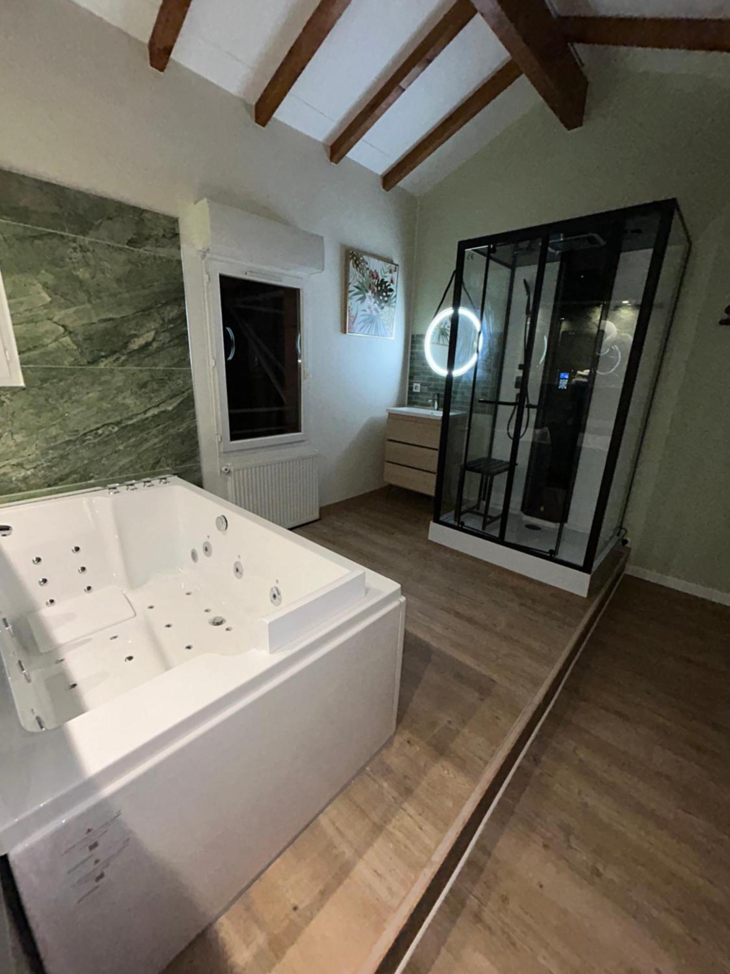 Appart Hotel Le 8 La Suite & Spa - Parking Gratuit - Mâcon Εξωτερικό φωτογραφία